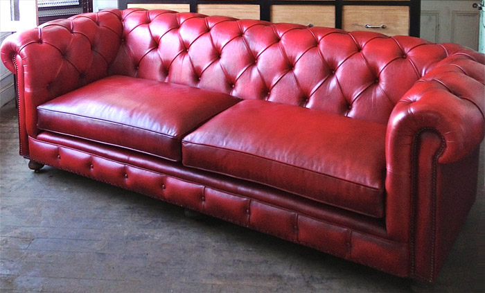 Canapé Chesterfield cuir rouge