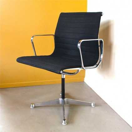 "Charles Eames" aluminium chairs EA 103