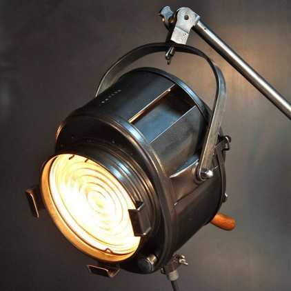 Vintage CREMER 500 W projector cinema lighting (rod tripod)