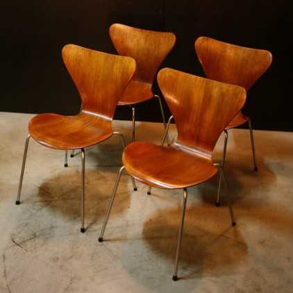 Chaises Jacobsen série 7 ed Fritz hansen 1963