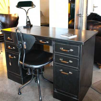 Petit bureau industriel vers 1950 