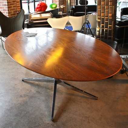 Florence Knoll walnut dining table (oval dining table)