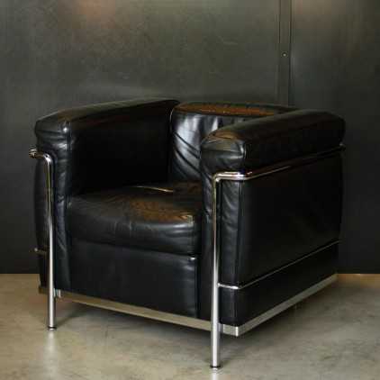LC2  armchair French designer Le Corbusier, Ed Cassina