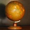 Old terrestrial globe (small size) Staatkundige Globe