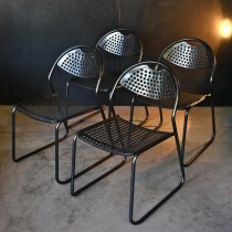 Set of 4 stackable metal chairs