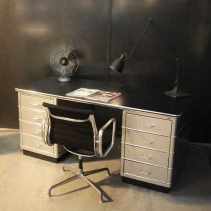 "Chrysler" desk by Müller Möbel