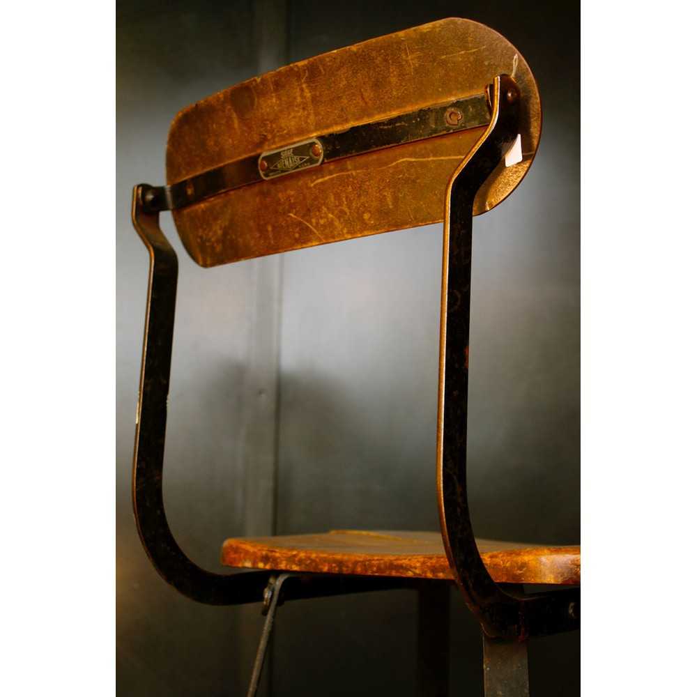 Ancienne chaise d’atelier Biénaise.