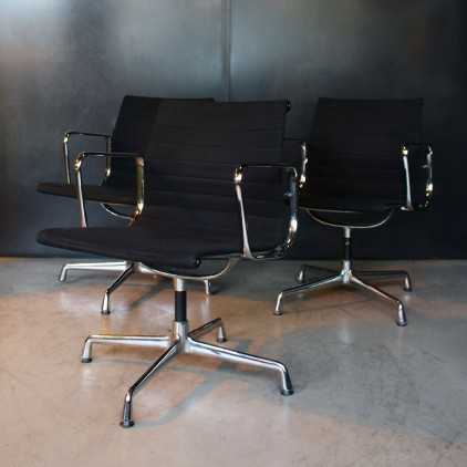 Fauteuil EA108 Aluminium Group "Charles & Ray Eames"