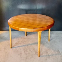 V.V. Mobler Spottrup" dining table