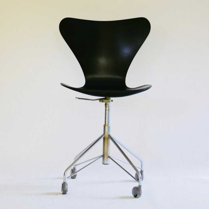 Arne JACOBSEN office chair with secretary leg 